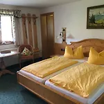 Gaestehaus Marianndl 4*