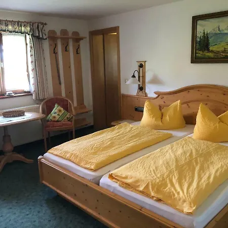 Gaestehaus Marianndl 4*